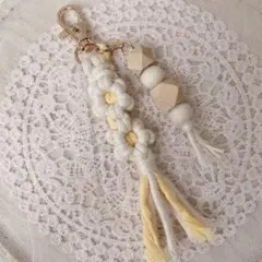 マクラメキーホルダー 花 バッグチャーム 韓国 ナチュラル ハンドメイド 星