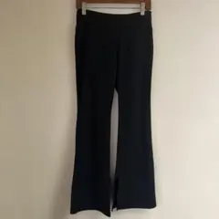 DKNY ダナキャラン ニューヨーク　ブラック フレアパンツ