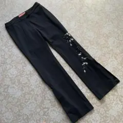 美品　スーナウーナ　ビジュー飾り　両裾スリット　ストレッチフレアーパンツ36黒