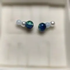 ハンドメイド 青緑色と青色のビーズピアス