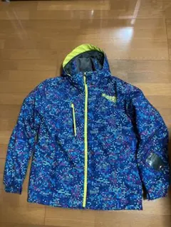 Hanson sports(上)とmistral(下)のスキーウェアセット