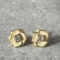 ケイトスペード♠️お花のピアス