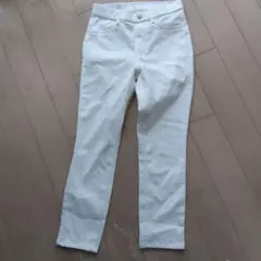UNIQLOウルトラストレッチ ホワイトデニムパンツ Sサイズ