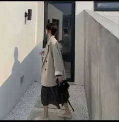 ベージュ テーラードジャケットのサムネイル