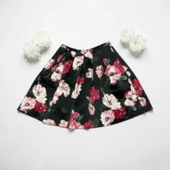 デイシー　deicy (0) タック入りミニスカート　フレア　膝上丈　花柄　総柄のサムネイル