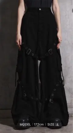 Erar ベルトデザインギミックデニムカーゴパンツ説明の所に