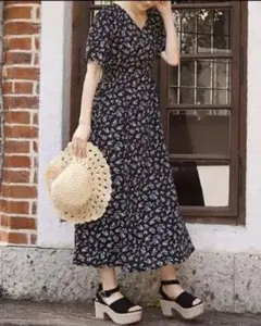 ナイスクラップ  前ボタンパフスリーブワンピース　黒　花柄　NICE CLAUP