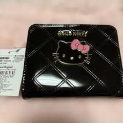 新品タグ付☆ サンリオ　ハローキティ 　二つ折り財布　Dカン付き