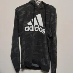 adidas 総柄プルオーバーパーカー 黒　M