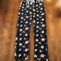 うらポカ　花柄ネイビー長ズボン