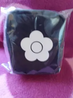 【新品未開封】MARY QUANT　ミニポーチ（ノベルティ/非売品）