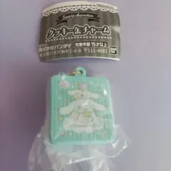 サンリオ　ガチャガチャ　クッキー缶チャーム【シナモロール】