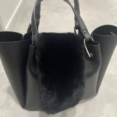 ブラックファー付きトートバッグ