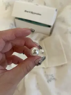 【Rest&Recreation】 (M)LOGO PEARL EARRING