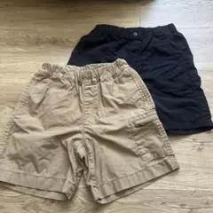 ユニクロ　ベージュと黒のショートパンツ2枚セット