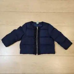 プティマイン　ノーカラーダウンジャケット　ネイビー　フリル