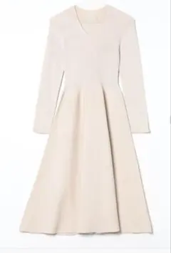 一度着用　CELFORD アイボリー Vネック 長袖 ニットワンピース