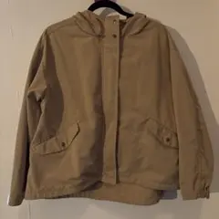 ベージュ フード付き マウンテンパーカー