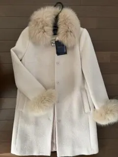 【未使用美品】JUSGLITTY ファー付きジョーゼットシャギーノーカラーコート