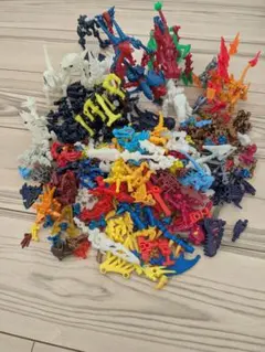 ほねほねザウルス　おもちゃパーツ大量