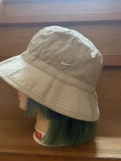 Nike バケットハット ベージュのサムネイル