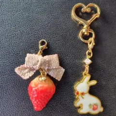 いちごとうさぎのチャームセット新品リボン