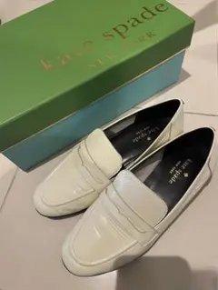 【新品未使用】Kate Spade New York ローファー ホワイト 5Mのサムネイル