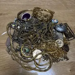 実家整理品C】イミテーションアクセサリー約1100gネックレス、ブローチ