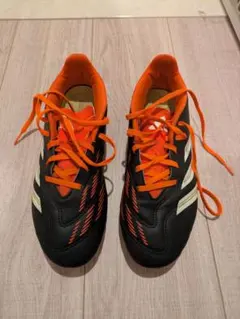 サッカーシューズ オレンジ・黒・青 ストライプデザイン オレンジ サッカーシューズ ストライプデザイン - メルカリ