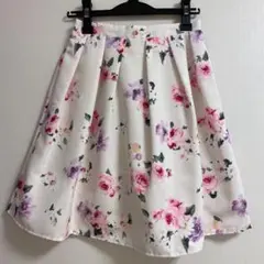 tocco 花柄スカート ホワイトのサムネイル