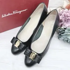 美品 サルヴァトーレ フェラガモ パンプス ヴァラ リボン クロコ型押し 6C