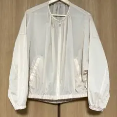 UNIQLO ナイロンブルゾン ベージュピンクのサムネイル
