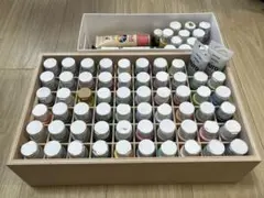 アクリル絵具 水性塗料　大量セット 木製仕切りケース付き　開封・未開封雑多のサムネイル