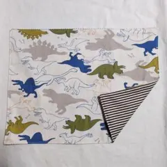 恐竜シルエット柄のランチョンマット
