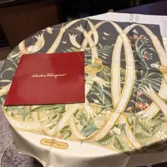 Salvatore Ferragamo 花柄スカーフ