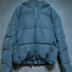 ダークグレー フード付きダウンジャケット