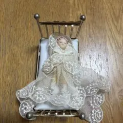 ミニチュア ドール ベッド付き 人形