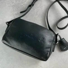 ✨美品✨アニエスベー　ショルダーバッグ　エンボスロゴ　レザー　ブラック