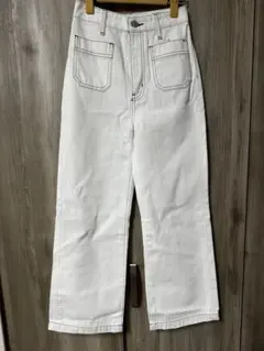 【処分間近のため値下げ】 SLY JEANS ホワイト フレアデニム