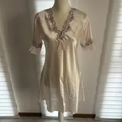 アイボリー刺繍入りサテンスリップ