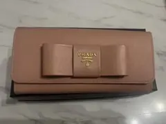 PRADA リボン付き長財布 ピンク