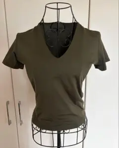 MARY QUANT 半袖 Vネック Tシャツ カーキのサムネイル