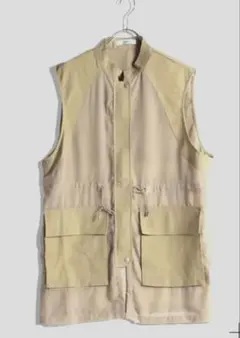 【新品未使用定価21000円】LASUD フード付きブラックベスト 新品未使用定価21000円】LASUD フード付きブラックベスト ラシュッド