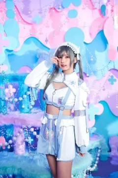 白と水色のコスプレ衣装セット