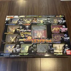 仮面ライダー龍騎　変身ベルト　Vバックル　13ライダーセット