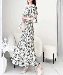 mily bilet フリル襟花柄肩スリットワンピース