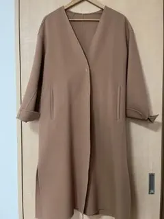 ベージュ Vネック ロングコート