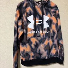 UNDER ARMOUR パーカー 総柄 オレンジ ブラックのサムネイル