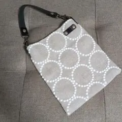 ミナペルホネン スマホショルダーバッグのサムネイル