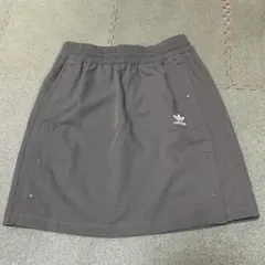 adidas ゴルフウェア　スカート
